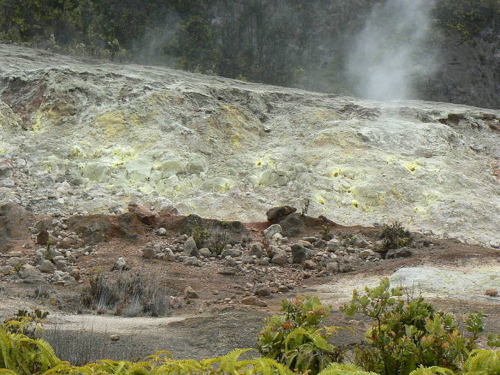 Sehenswürdigkeiten in der USA - Sulphur Banks in Volcanoes National Park in Hawaii