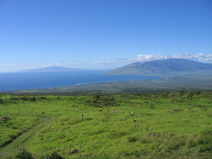 Sehenswürdigkeiten in der USA - Upcountry Maui on the slopes of Haleakalā with west Maui and Lānaʻi in the background.