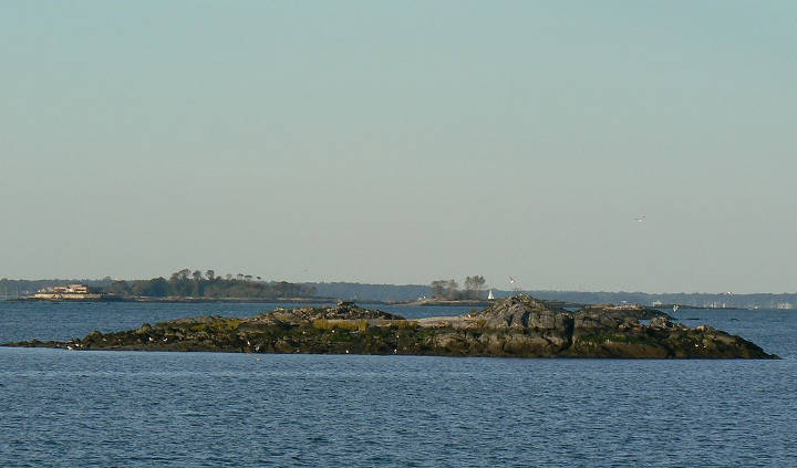 Sehenswürdigkeiten in der USA - This is Rat Island, in Long Island Sound, as seen from City Island.