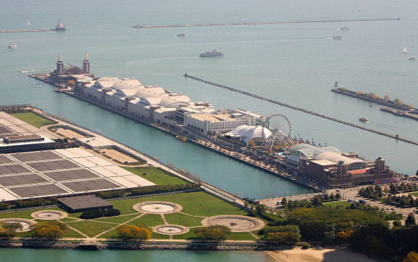 Navy Pier am Lake Michigan in der Metropole Chicago - Sehenswürdigkeiten USA